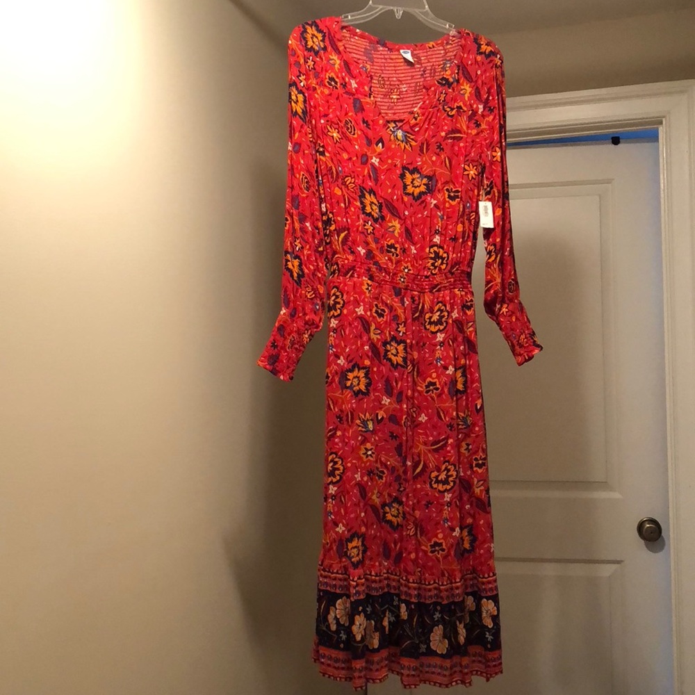 Beautiful gauzy dress, perfect for early fall!